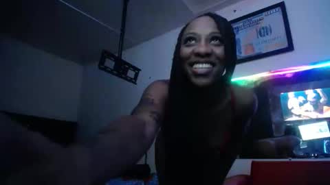 Snapshot of maclein2023 chatting on 16, 11, 2025 maclein2025 online show from 16, 11, 2025