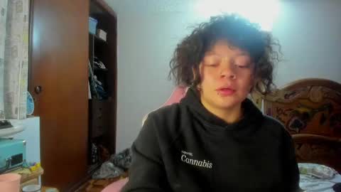 Snapshot of madam_sativa chatting on 18, 3, 2026 di online show from 18, 3, 2026