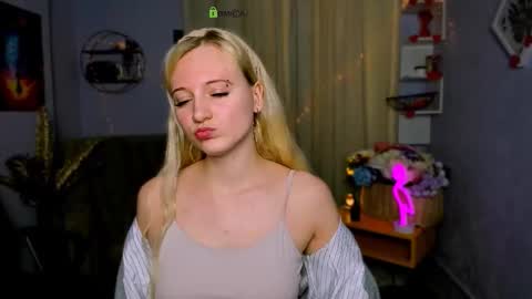 Snapshot of madam_ulis chatting on 13, 3, 2026 Ulis online show from 13, 3, 2026