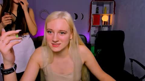 Snapshot of madam_ulis chatting on 25, 3, 2026 Ulis online show from 25, 3, 2026