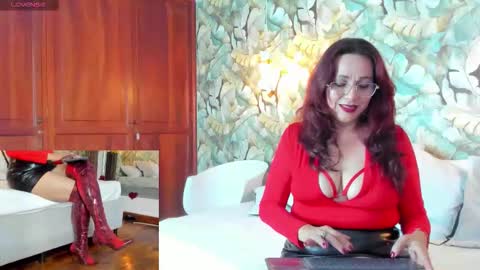 Snapshot of madame_angelic_1 chatting on 26, 11, 2025 Madam Angelic online show from 26, 11, 2025