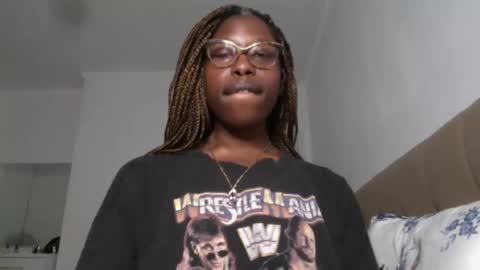 Snapshot of madamindigo chatting on 20, 2, 2025 YourMadamIndigo online show from 20, 2, 2025