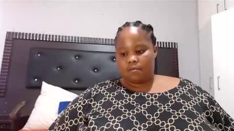 madamzee online show from 2, 1, 2025