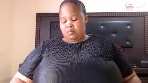 madamzee online show from 10, 2, 2025