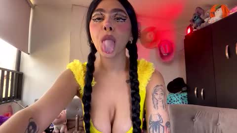 Snapshot of maddiiebrooks chatting on 4, 4, 2026 Maddie online show from 4, 4, 2026