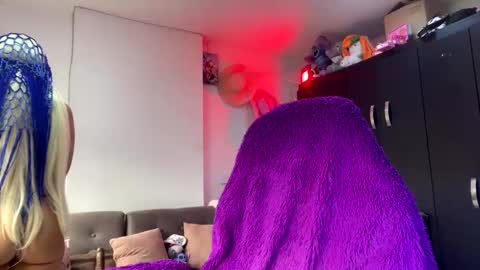 Snapshot of maddiiebrooks chatting on 5, 4, 2026 Maddie online show from 5, 4, 2026