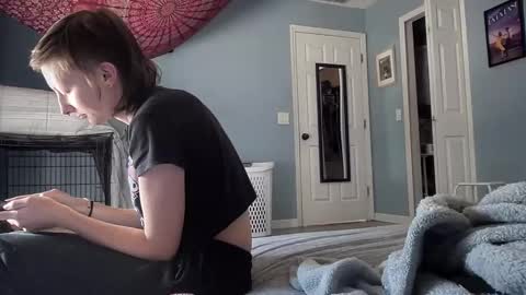 Snapshot of maddlips chatting on 25, 11, 2025 Rat Boy online show from 25, 11, 2025