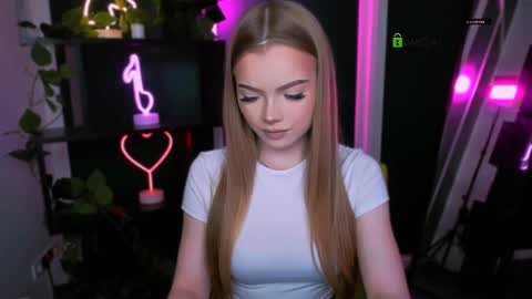 Snapshot of maddy_moah chatting on 8, 4, 2026 maddy moah online show from 8, 4, 2026