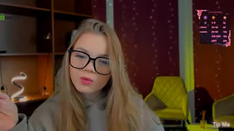 Snapshot of maddy_moah chatting on 25, 4, 2026 maddy moah online show from 25, 4, 2026