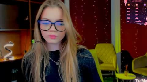 Snapshot of maddy_moah chatting on 25, 4, 2026 maddy moah online show from 25, 4, 2026