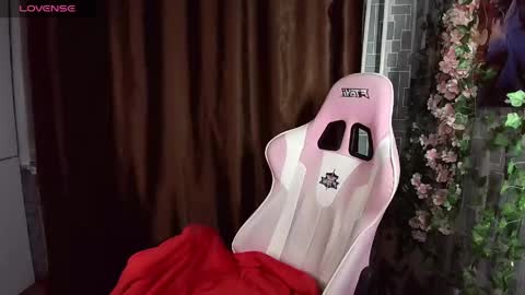 Snapshot of madelaines chatting on 27, 4, 2026 madelaines online show from 27, 4, 2026