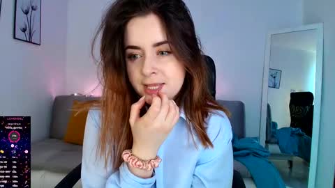 madelamee online show from 10, 11, 2025