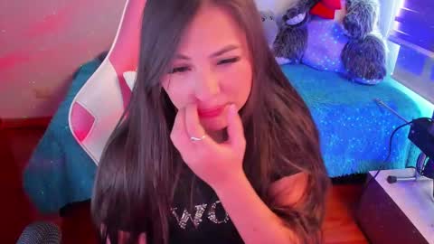 Snapshot of madeleine_shinobi chatting on 5, 3, 2025 Emily Only Fans online show from 5, 3, 2025