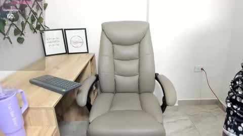 Snapshot of madeleine_w chatting on 27, 11, 2025 Madeleine online show from 27, 11, 2025