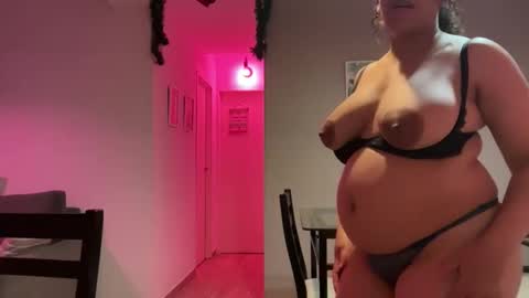 madellein online show from 4, 12, 2025