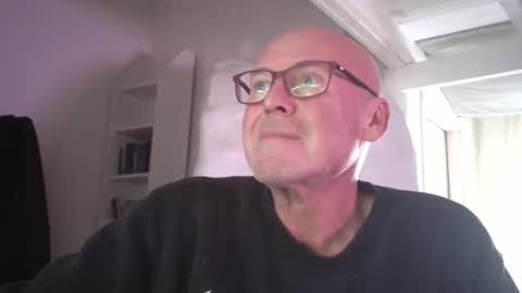 Snapshot of madio1187940 chatting on 24, 11, 2025 madio1187940 online show from 24, 11, 2025