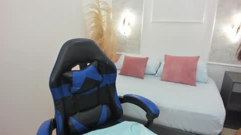 Snapshot of madison_saenzz chatting on 1, 5, 2026 M A D I S O N online show from 1, 5, 2026