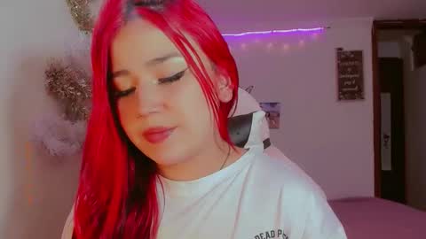 Snapshot of madison_x17 chatting on 17, 12, 2025 madso x17 online show from 17, 12, 2025