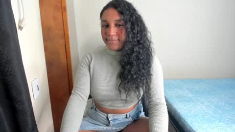 Snapshot of madisonbrunette_lxs chatting on 22, 1, 2025 madison online show from 22, 1, 2025