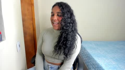 Snapshot of madisonbrunette_lxs chatting on 5, 2, 2025 madison online show from 5, 2, 2025