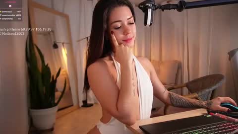 Snapshot of madisonlara chatting on 1, 3, 2025 madisonlara online show from 1, 3, 2025