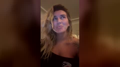 Snapshot of madisonlubbe2 chatting on 4, 4, 2026 madisonlubbe2 online show from 4, 4, 2026