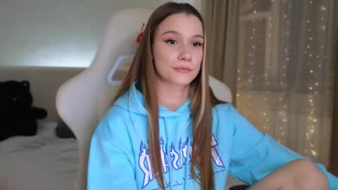 Snapshot of madissson chatting on 4, 3, 2025 Madi Soon online show from 4, 3, 2025