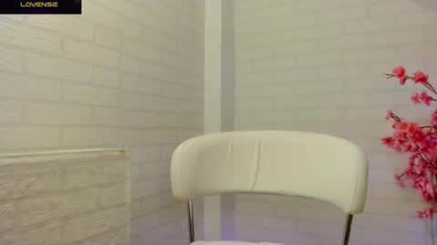 Leena online show from 11, 11, 2025