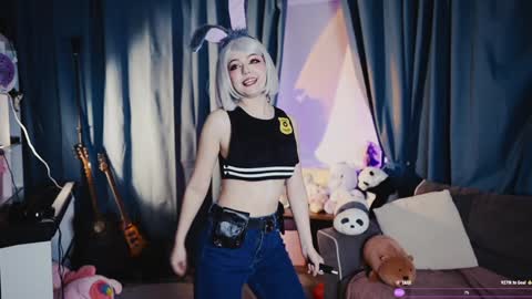 Snapshot of madnessalise chatting on 25, 3, 2026 Alice online show from 25, 3, 2026