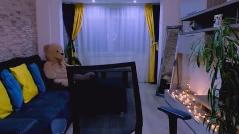 Madye Roberts online show from 21, 12, 2025