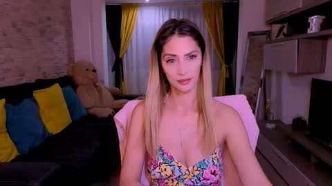 Snapshot of madyeroberts chatting on 23, 3, 2026 Madye Roberts online show from 23, 3, 2026