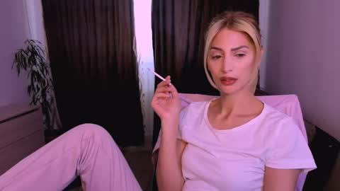 Snapshot of madyeroberts chatting on 16, 4, 2026 Madye Roberts online show from 16, 4, 2026