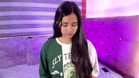 Snapshot of maeena chatting on 3, 2, 2025 maeena online show from 3, 2, 2025