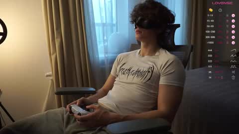 Snapshot of maestro3369 chatting on 15, 11, 2025 Mike XMaestro 3369 online show from 15, 11, 2025