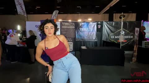 Snapshot of maevemads chatting on 8, 11, 2025 Meaves online show from 8, 11, 2025