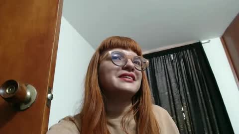 Snapshot of mafe_ruiz24 chatting on 5, 5, 2026 Maria Fernanda Ruiz online show from 5, 5, 2026