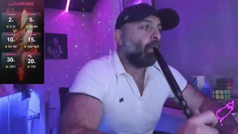 Snapshot of magabear chatting on 1, 11, 2025 Magabear online show from 1, 11, 2025