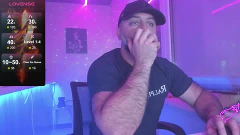 Snapshot of magabear chatting on 13, 11, 2025 Magabear online show from 13, 11, 2025