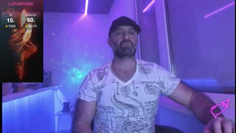 Snapshot of magabear chatting on 19, 11, 2025 Magabear online show from 19, 11, 2025