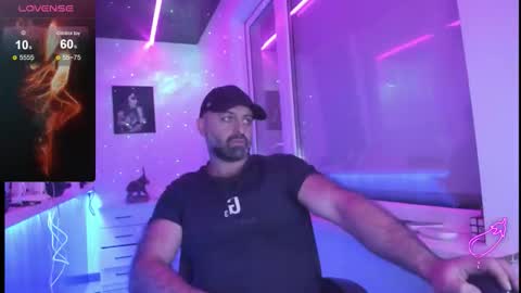 Snapshot of magabear chatting on 24, 11, 2025 Magabear online show from 24, 11, 2025