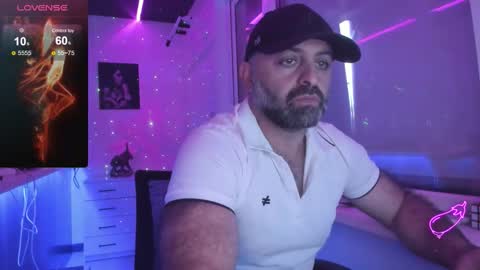 Snapshot of magabear chatting on 25, 11, 2025 Magabear online show from 25, 11, 2025