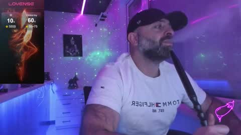 Snapshot of magabear chatting on 30, 11, 2025 Magabear online show from 30, 11, 2025