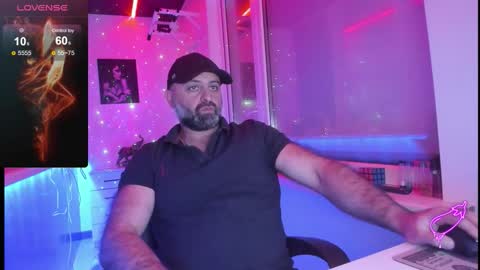 Snapshot of magabear chatting on 19, 12, 2025 Magabear online show from 19, 12, 2025