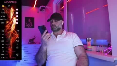 Snapshot of magabear chatting on 4, 4, 2026 Magabear online show from 4, 4, 2026