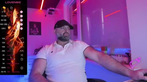 Snapshot of magabear chatting on 15, 4, 2026 Magabear online show from 15, 4, 2026