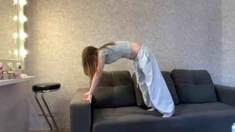 Snapshot of magdalenebirdtail chatting on 29, 4, 2026 Marie online show from 29, 4, 2026