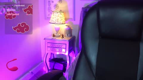   online show from 1, 2, 2025