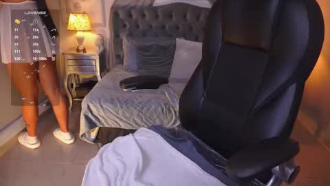   online show from 25, 2, 2025