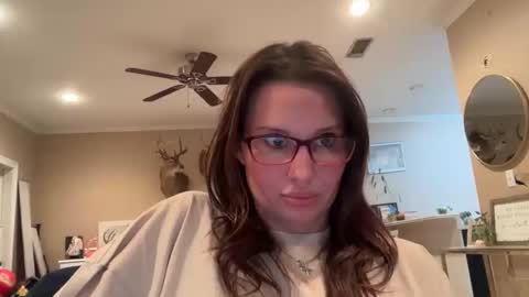 Snapshot of maggiexoxox chatting on 8, 11, 2025 maggiexoxox online show from 8, 11, 2025