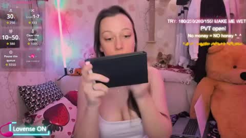 Snapshot of magic_lilly chatting on 4, 5, 2026 Hello sweet I am Lilly Lets have fun The show will start around 600 PM GTM or 100 PM GTM online show from 4, 5, 2026